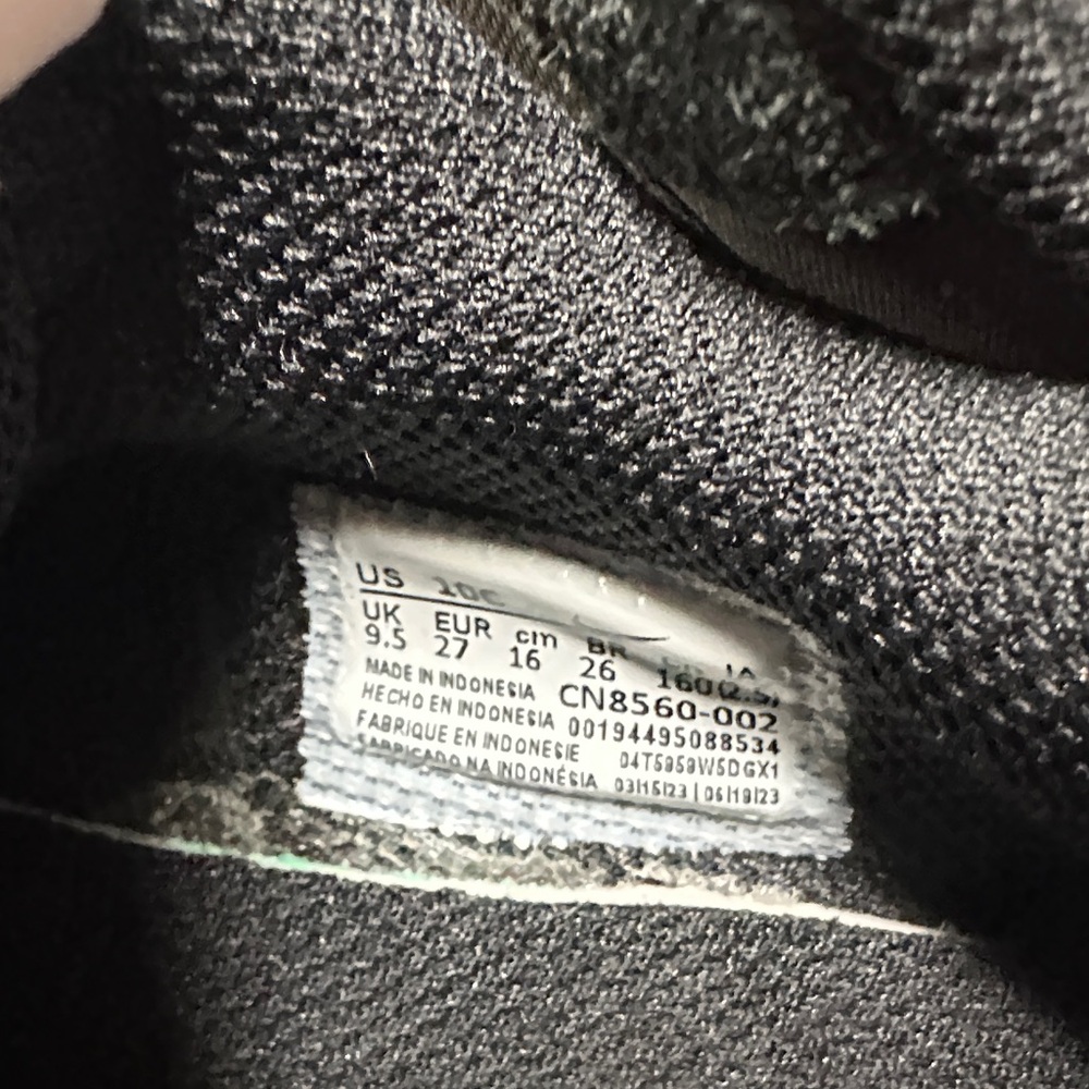 Kids Nike Black and White Velcro Sneakers - Picture 5 of 5